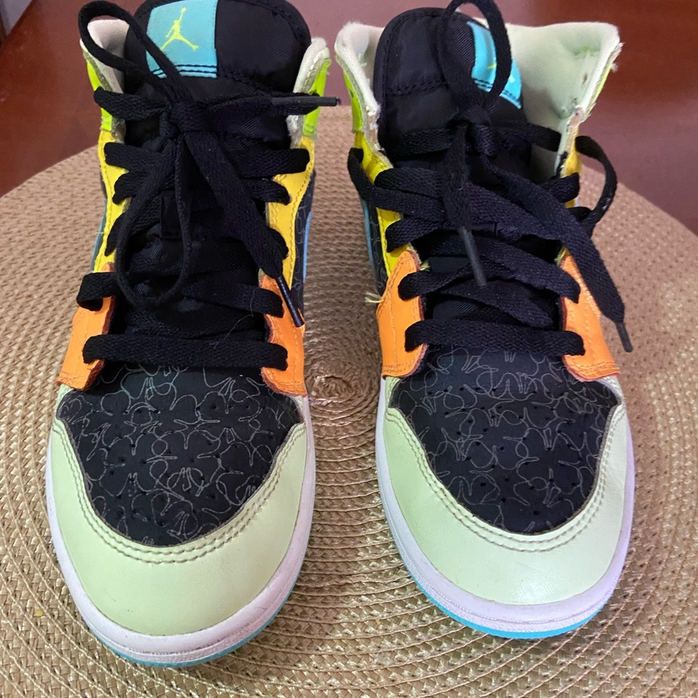 Nike Jordan retro 1 multicolor size 3y. Used